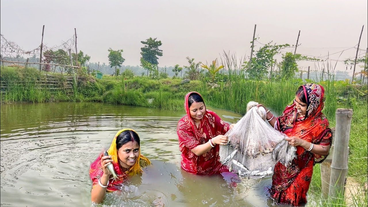 বাড়ির পুকুরে ডুবে ডুবে মাছ ধরলাম, কুমড়োশাক দিয়ে মাছের পাতলা ঝোল আর শাকভাজ রান্না করলাম||pond fishing