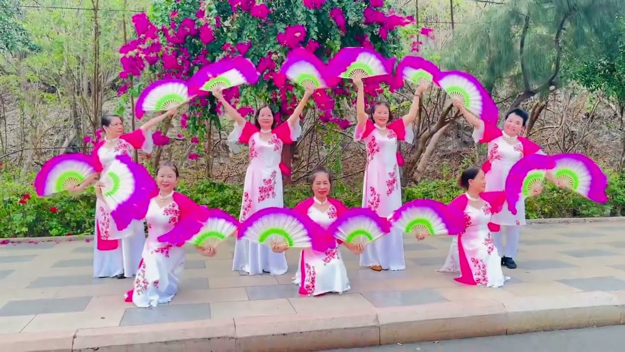 Múa quạt Đầu Xuân Mừng Thọ Mẹ Cha