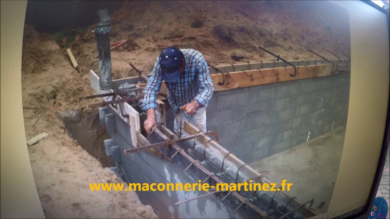 Comment bien Poser des accessoires piscines www.maconnerie-martinez.fr