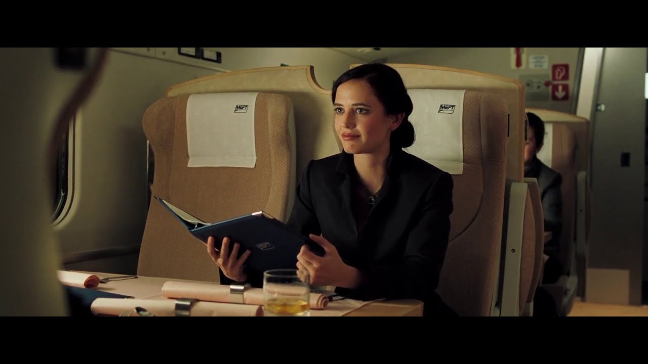 Casino Royale (2006) - James Bond meets Vesper!