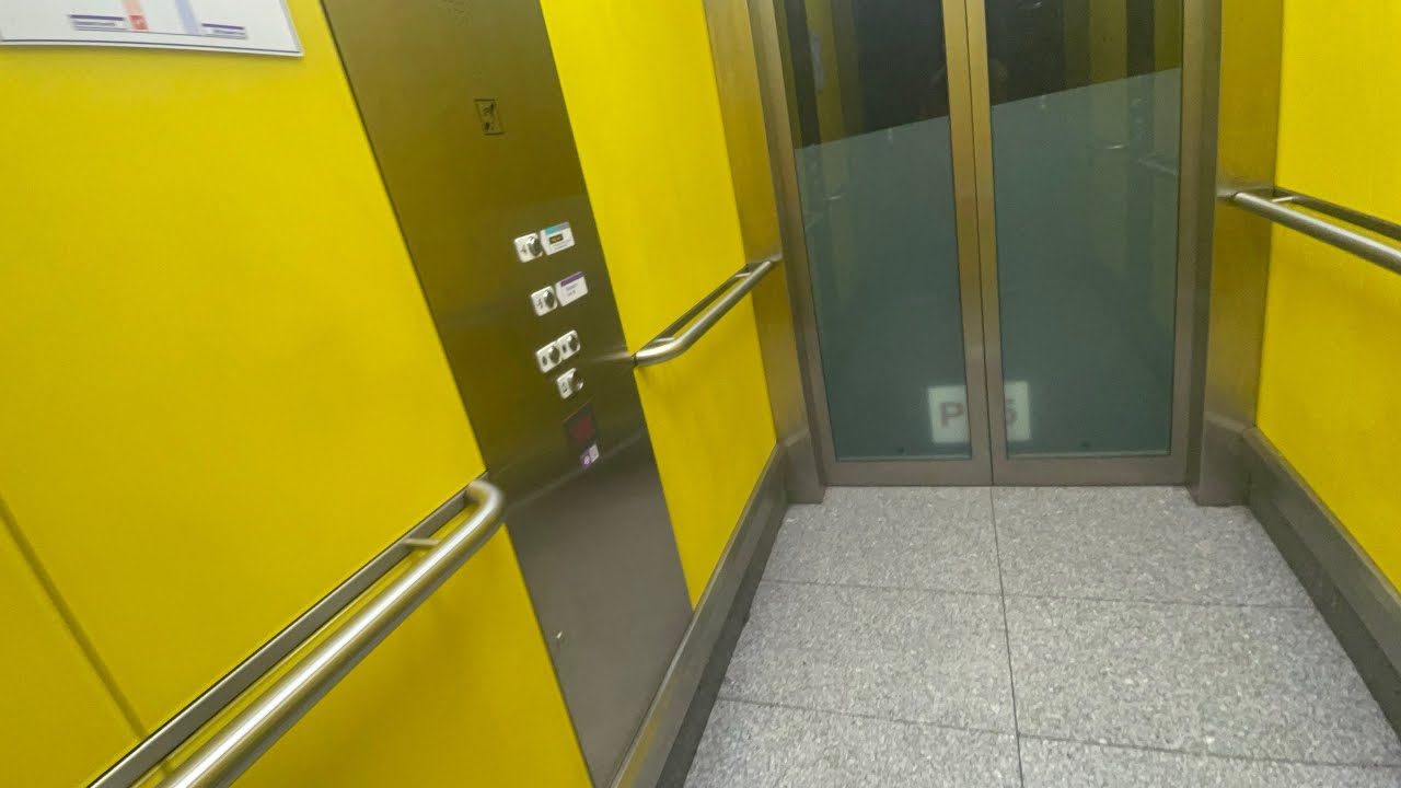 Lift at Canary Wharf Elizabeth Line Platforms A and B