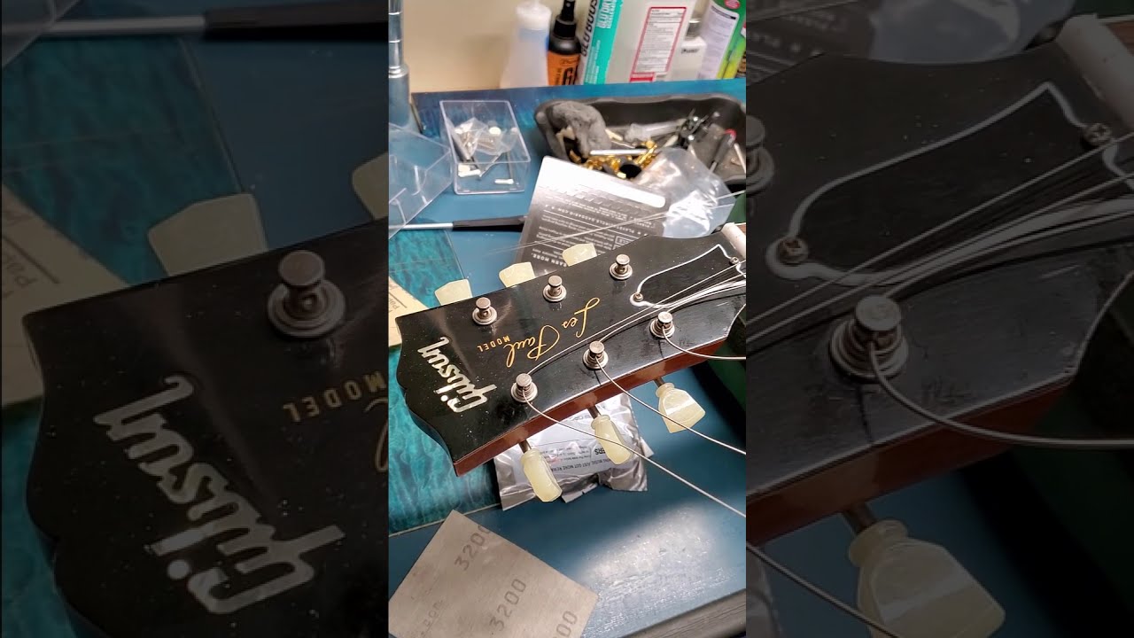 String up a Vintage Gibson Les Paul with VINTAGE KLUSON style tuners