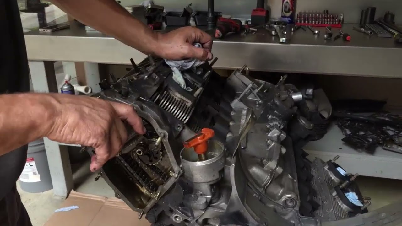 87 911 Engine Top end Disassembly Part 2