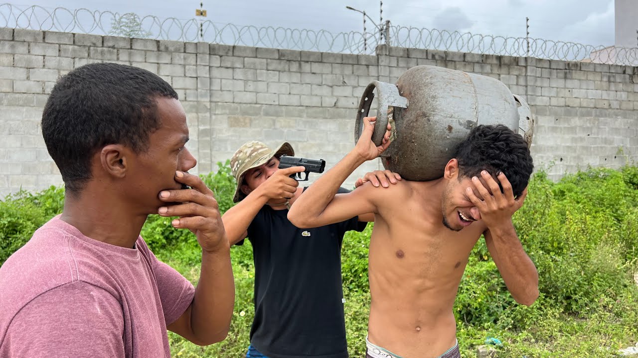 CUIDADO COM QUEM VOCÊ AJUDA !