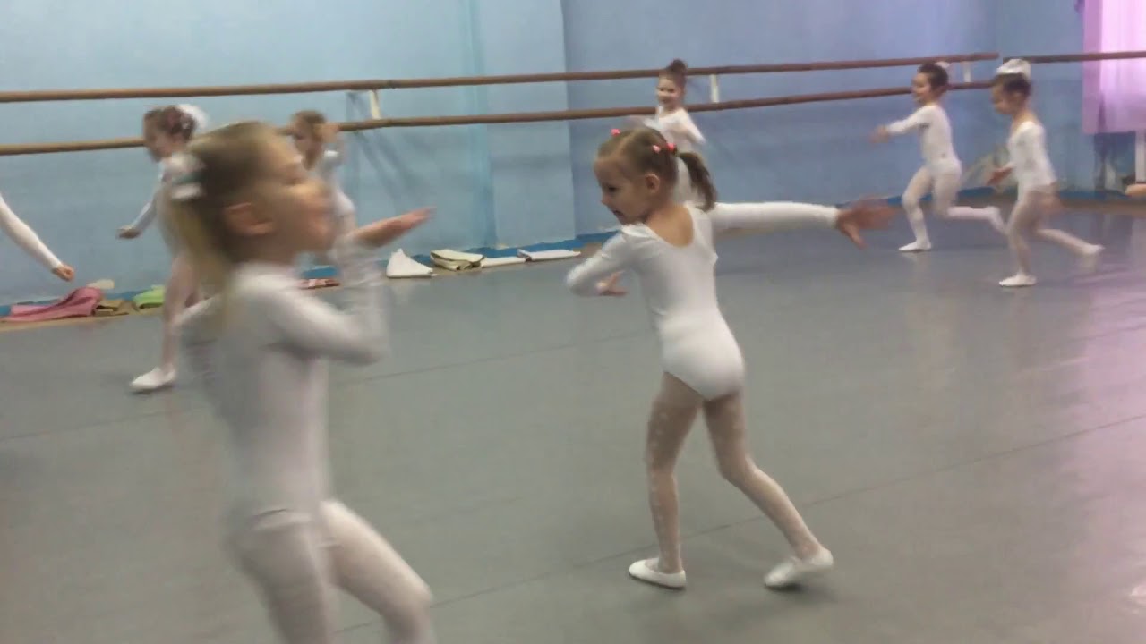 Балетная школа в г.Харьков Деткам по 4-5 лет