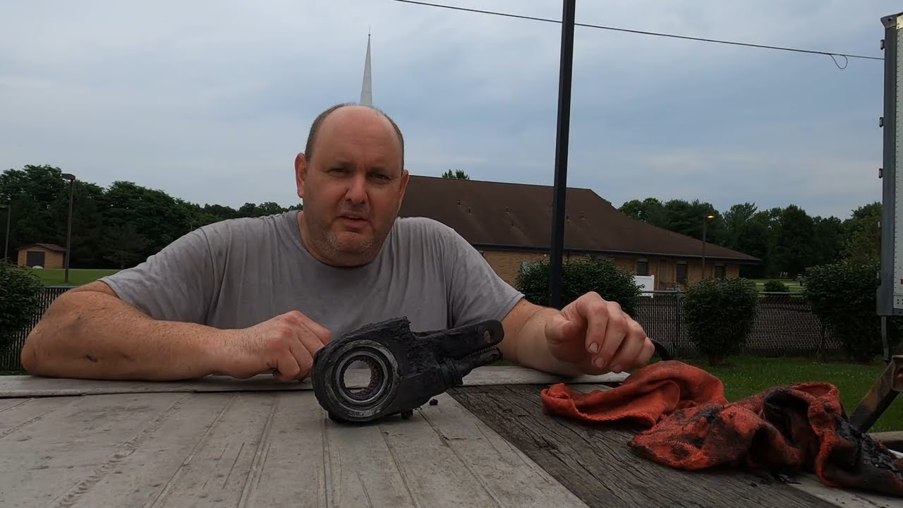 Trucking ,  How to Replace a Slack Adjuster on a 524 Benson Trailer  .  #trucking