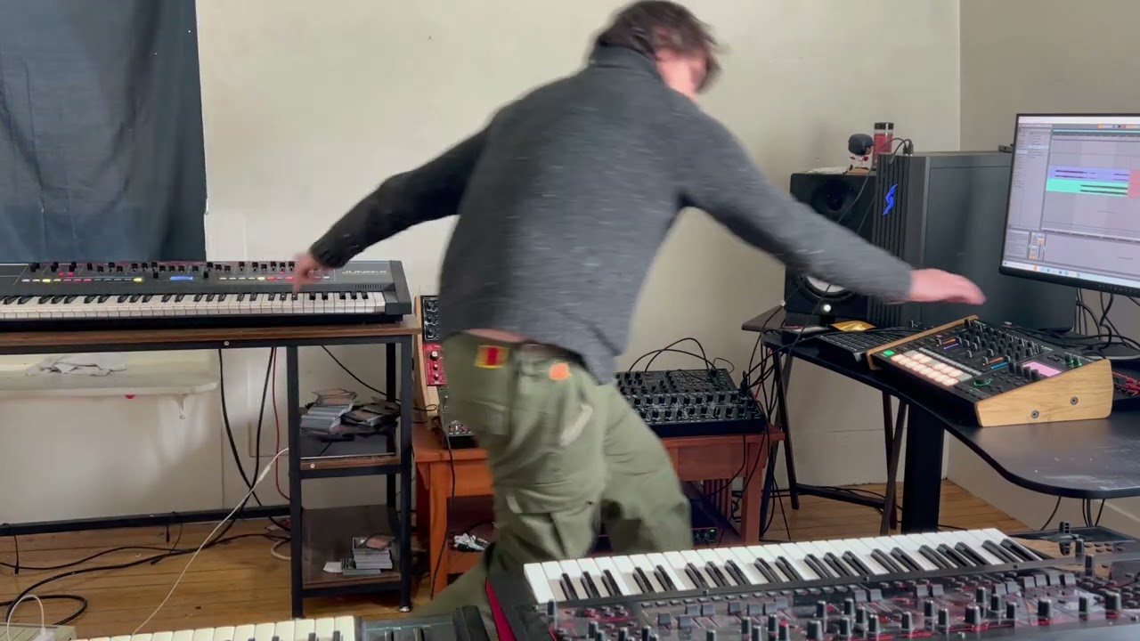EBM/Darkwave/Industrial, Roland MC-707 & Juno X