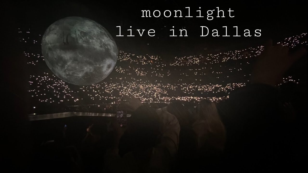 Moonlight live in Dallas (Sweetener World Tour)