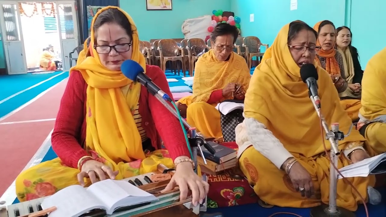 Mere gurubar mere giridhara pyare