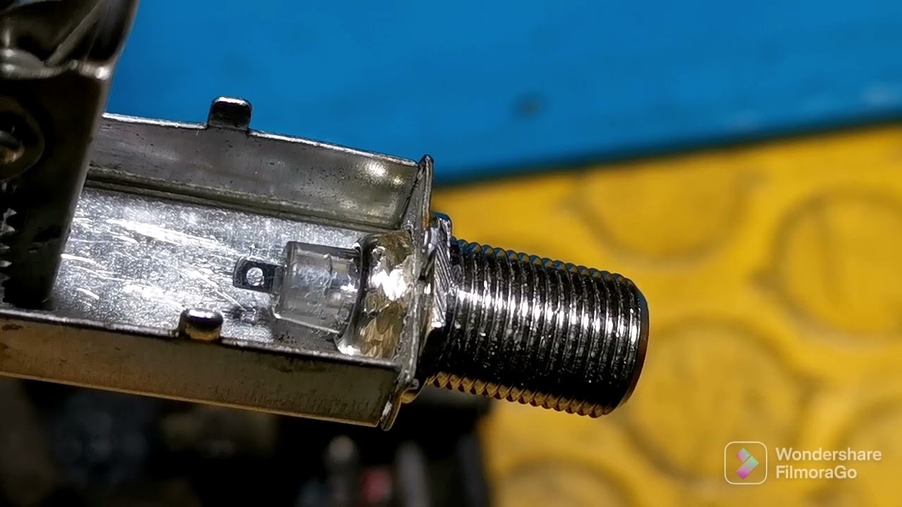 Como colocar el conector de RF (Coaxial) de manera correcta.