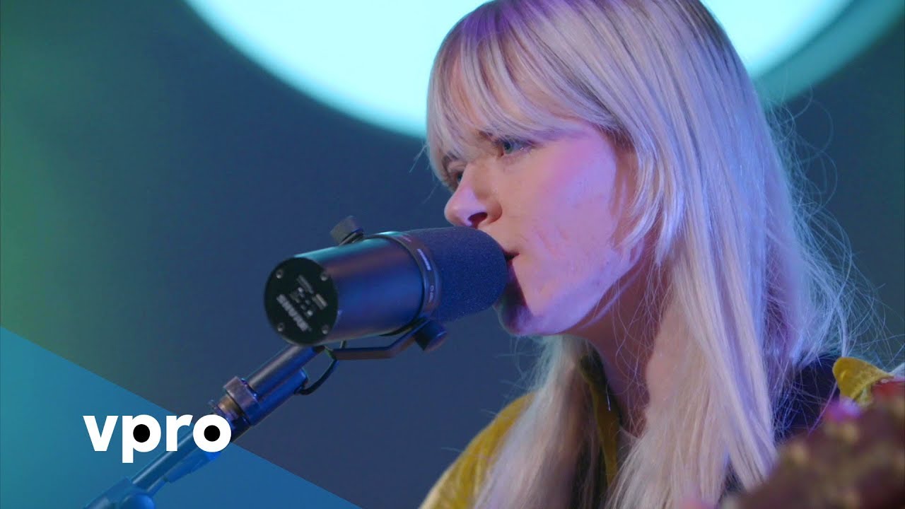 Amber Arcades- Goodnight Europe (live)