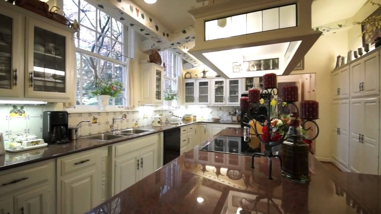 211 Vendome, Grosse Pointe Farms