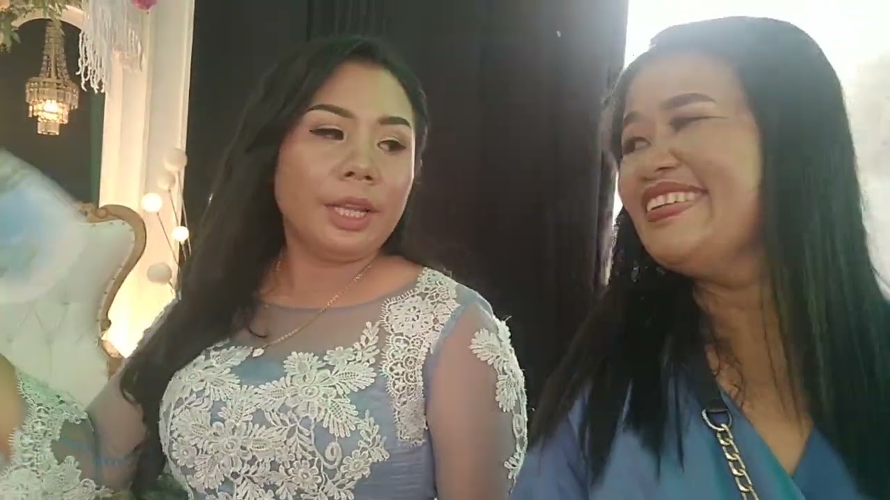 Pernikahan adat Dayak dan Nias