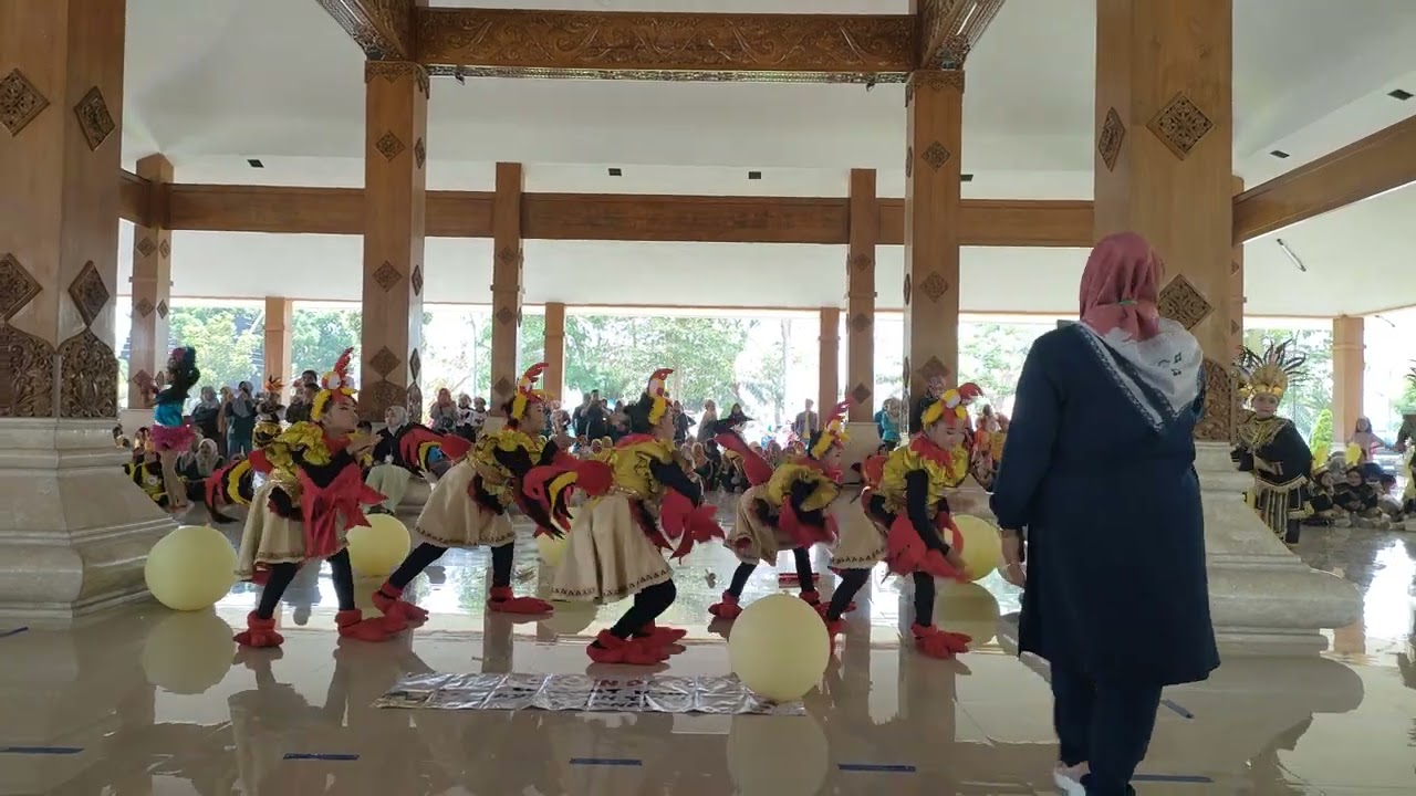 Lomba Chiken Dance Hari Telur Nasional Kankab. Blitar_UPT SDN SRENGAT  01