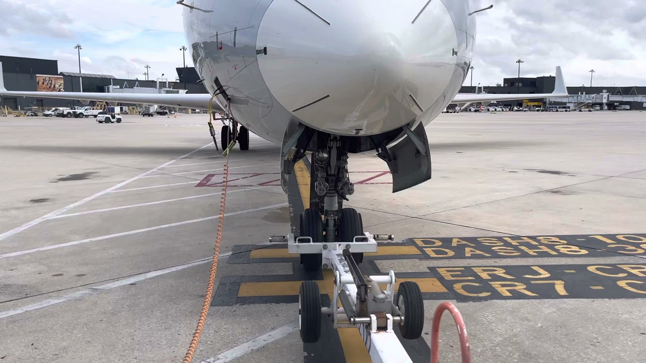 Crj700 S turn pushback
