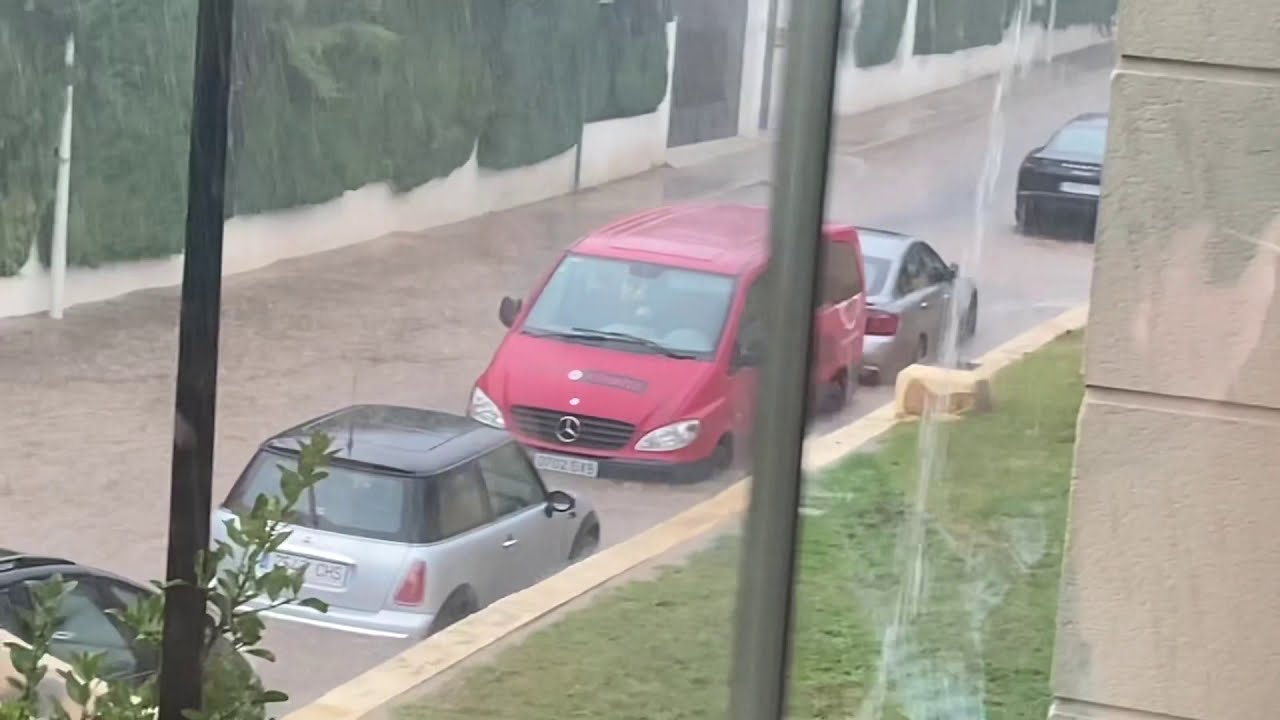 Inundación, coches atrapados por el agua - El Bosque Chiva - Valencia - Dana del 5 Noviembre 2020