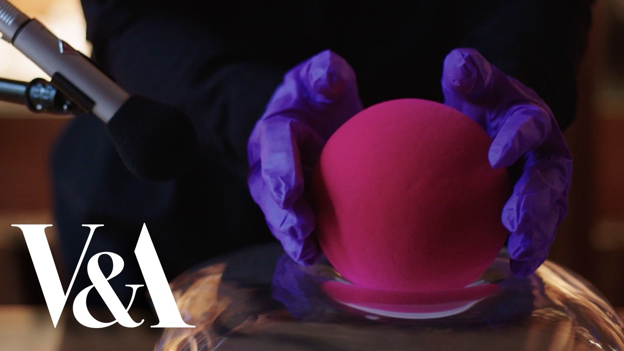 ASMR at the museum: Looking through a hyperreal glass pillow sculpture
