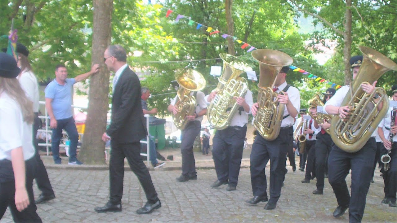 Banda Musical de Melres (Maestro: Luís Macedo)  Marcha 