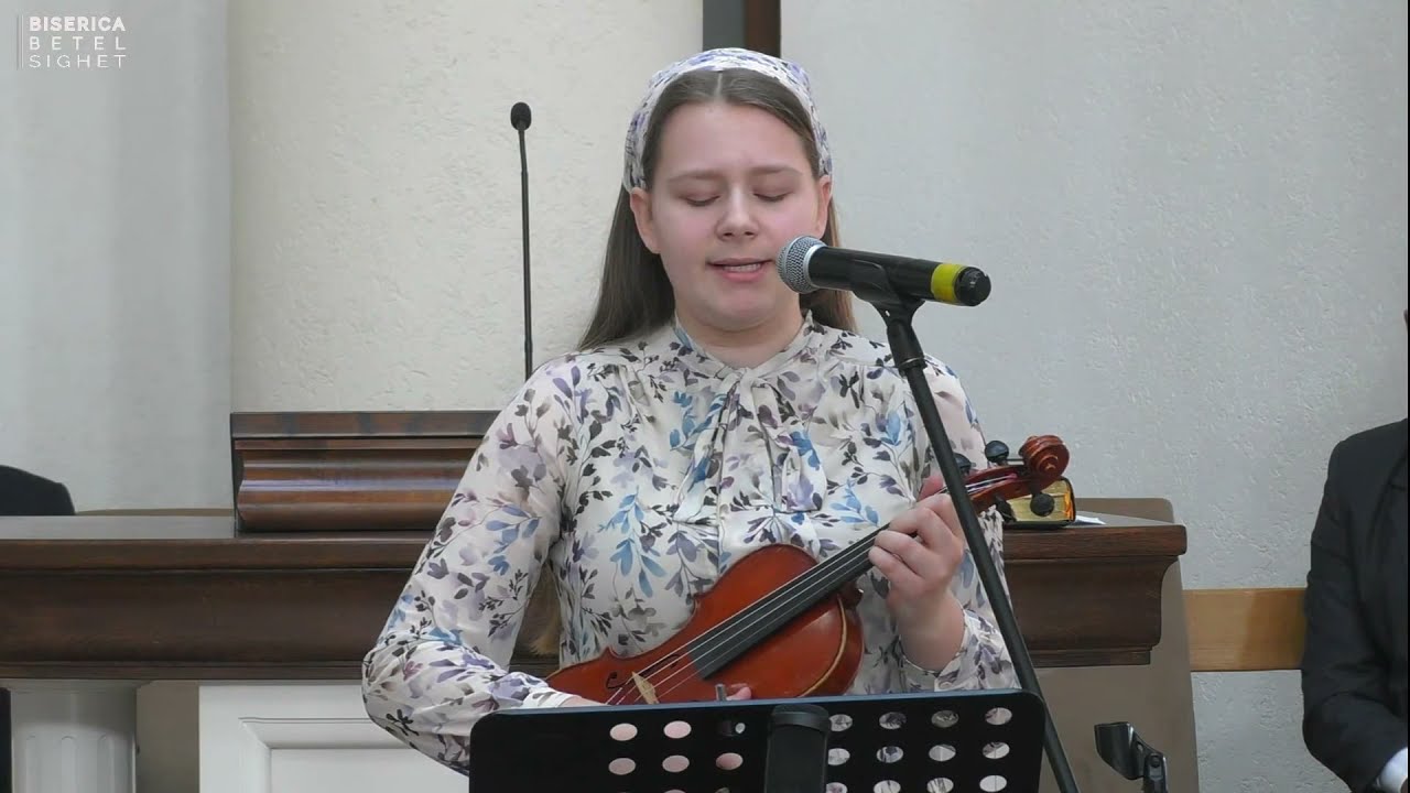 Eliza Cuth | Mergea odată o fetiţă
