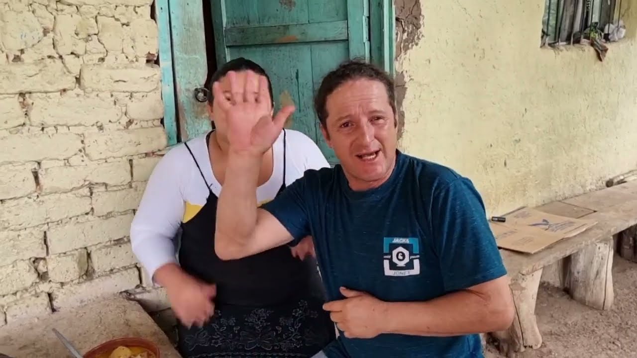 ANTHONY MORI  CALDO DE BOLAS DE VERDE CON CARMITA MOCHA