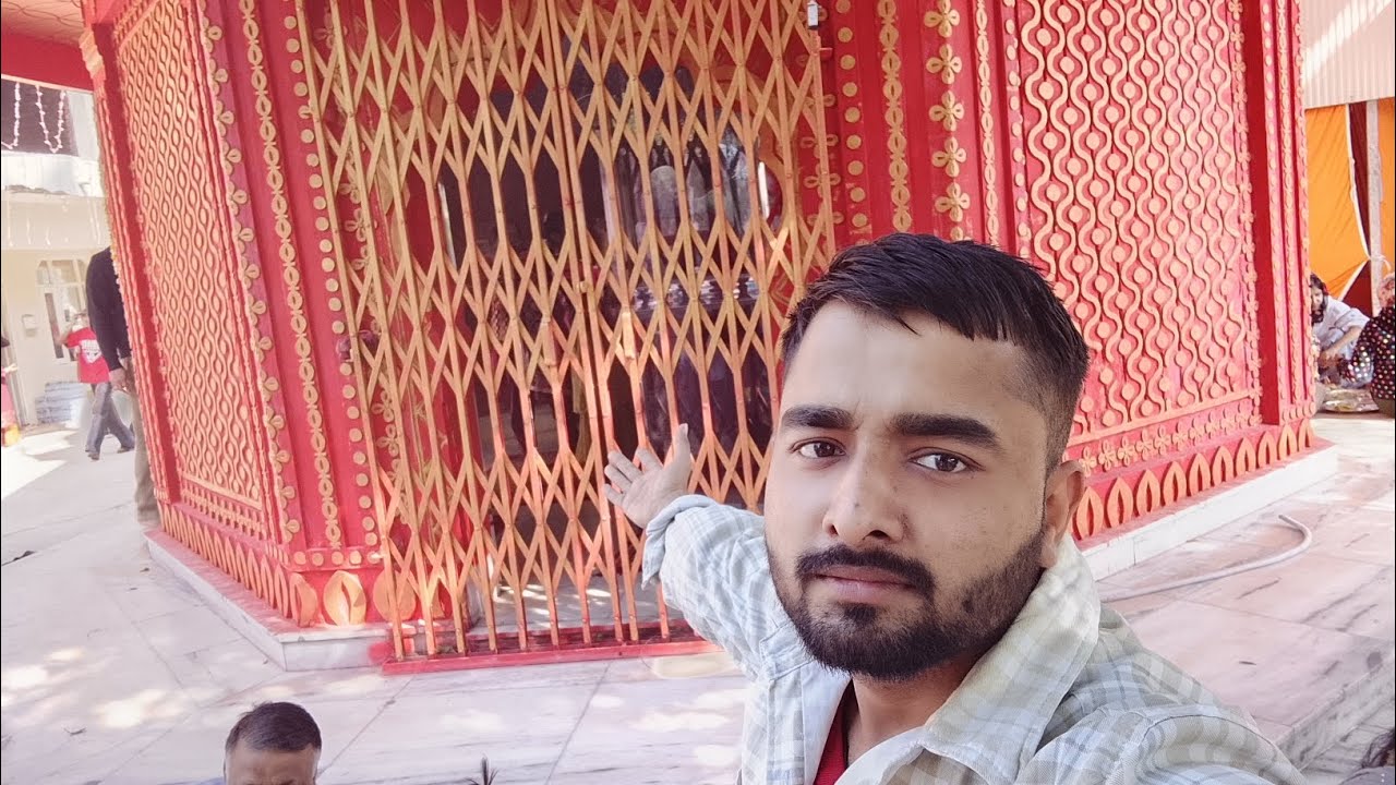 Aaj hum Maha shivratri per mandir gye 😍
