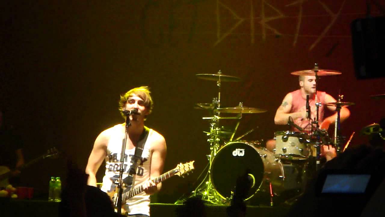 Time Bomb- All Time Low (Live in Manila)