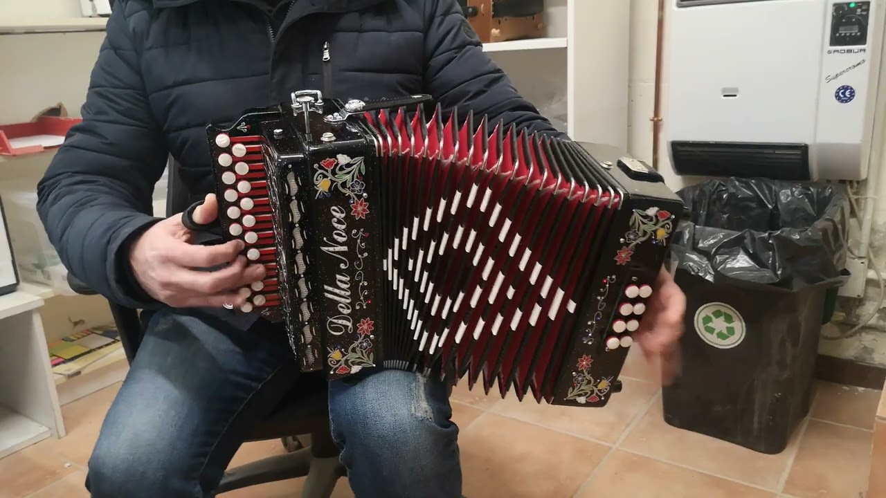Organetto Della Noce 8 bassi 21 tasti  SOL/DO