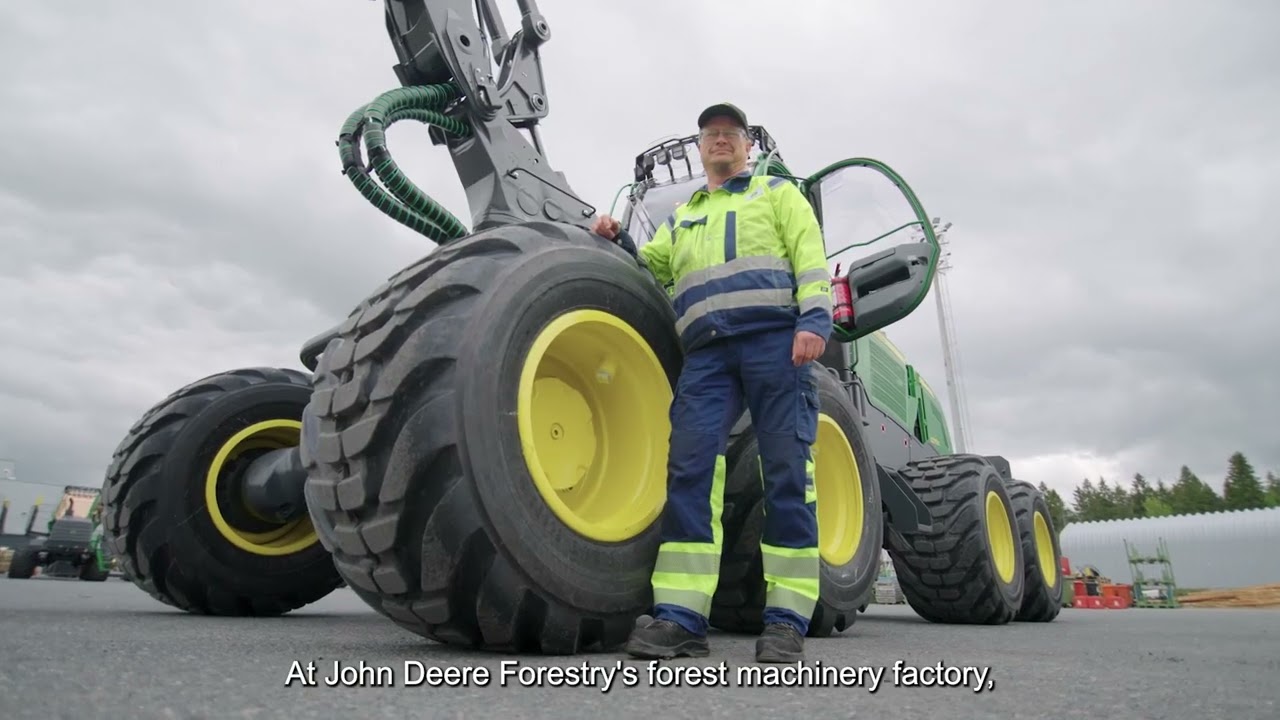 John Deere Joensuu Factory - Have you ever seen how forest machines are made?