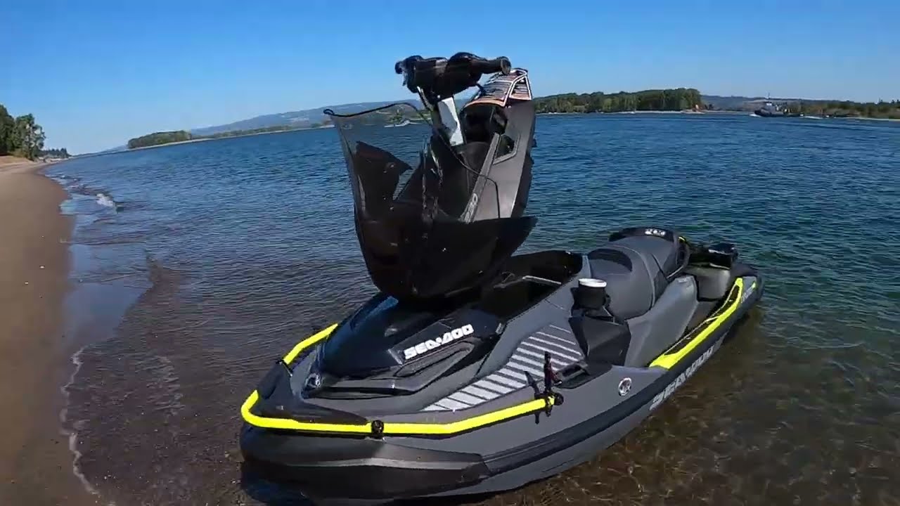 Columbia River Paradise: Lighthouse Beach Stop & SeaDoo Waves