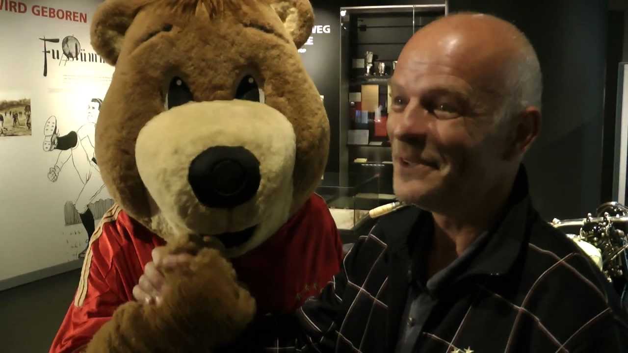 Stephan Lehmann und Berni entdecken die FC Bayern Erlebniswelt (Teil 1)
