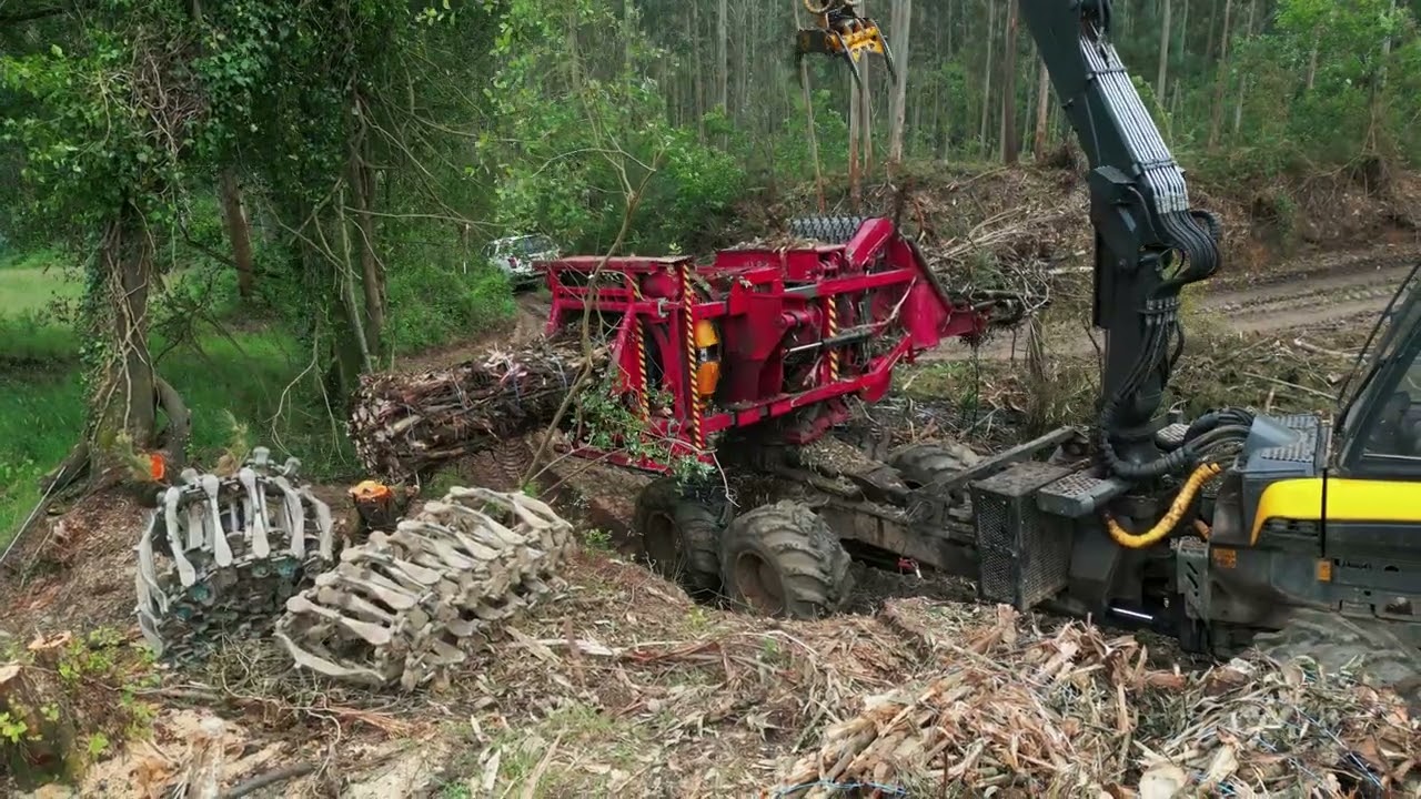 🚜 ENFO 2000 de Monra Forestal | Compactadora de biomasa en acción 4K