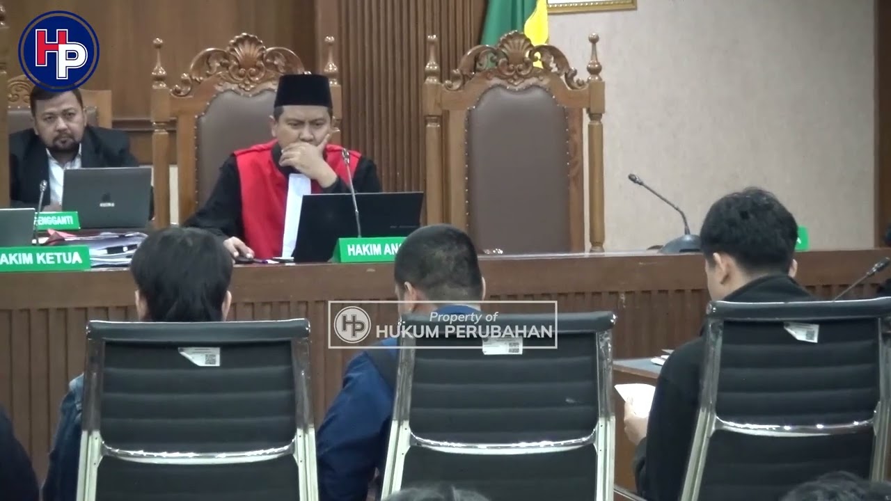 DELPEDRO MARHAEN DKK MENYAMPAIKAN NOTA PEMBELAAN (PLEIDOI) - KASUS DUGAAN PENGHASUTAN UNJUK RASA