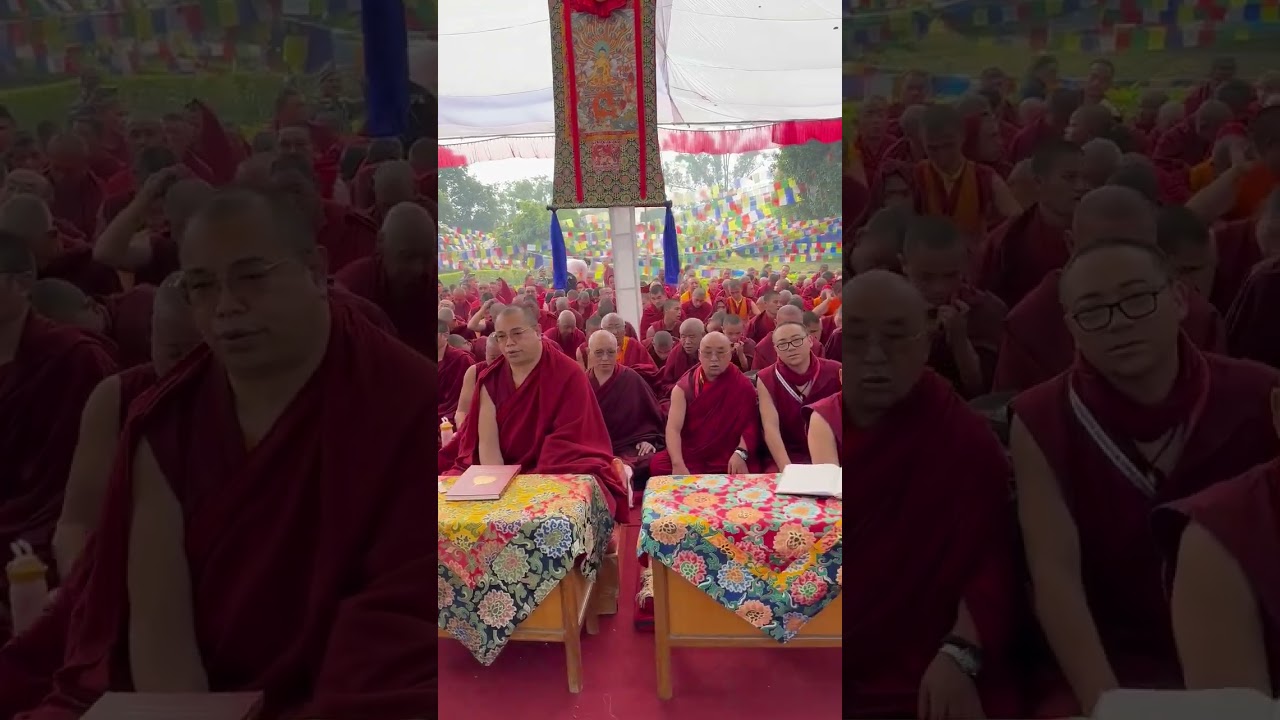 His Holiness the 41st Sakya Trizin Kyabgon Gongma Trichen Rinpoche. 🙏🙏🌺🌸🪷💐🙏🌺🌸🪷💐🙏🌺🌸🪷💐