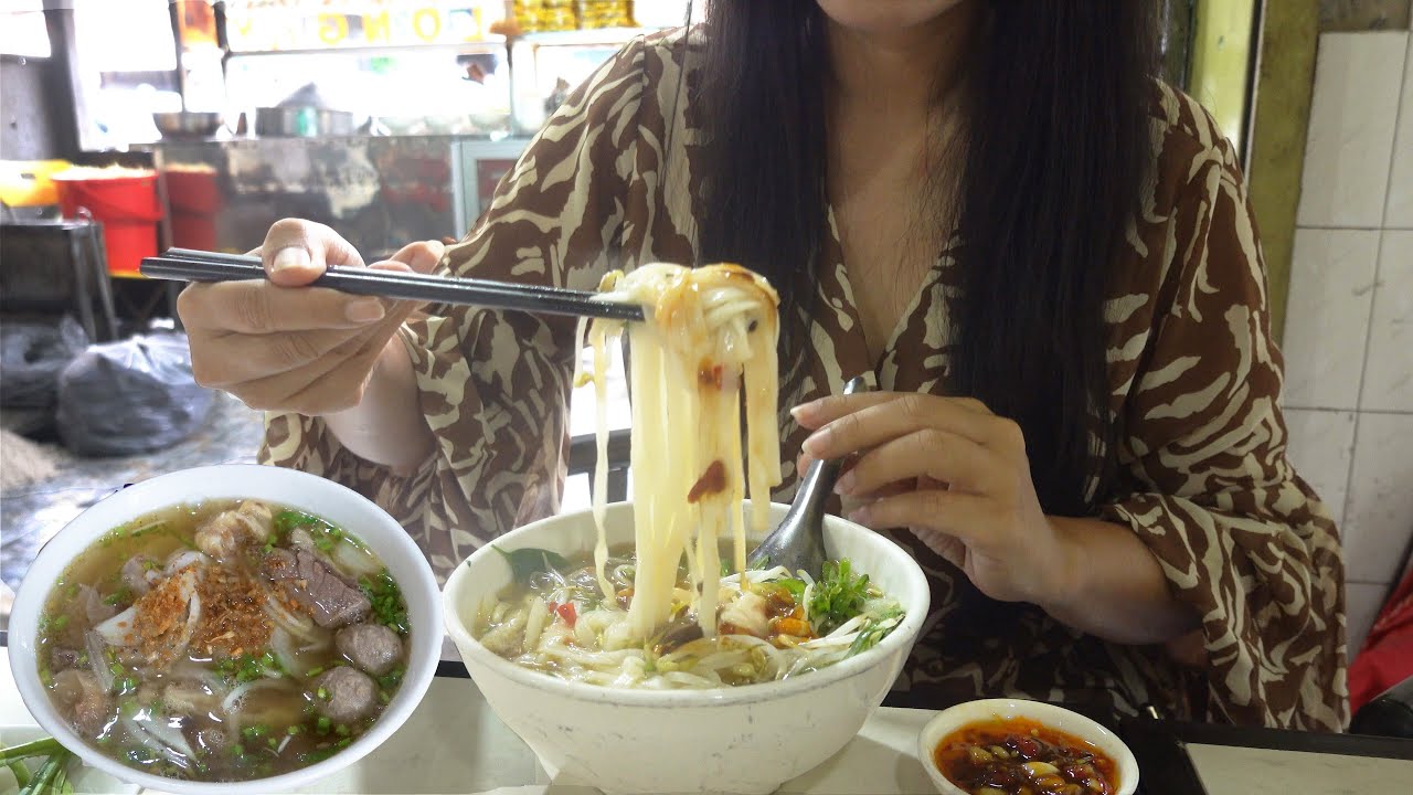 Phnom Penh Street Food - Pho On Street 360 - Cambodia
