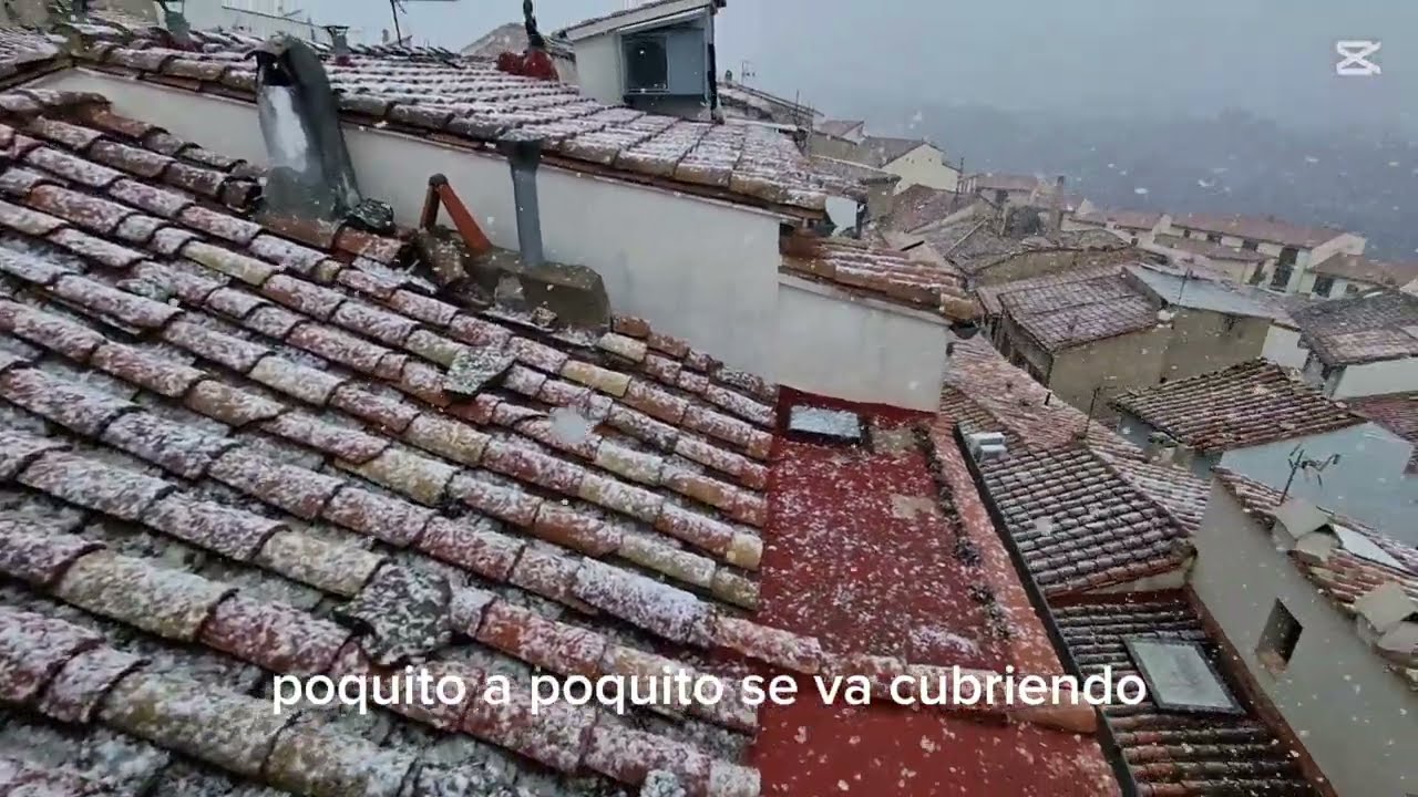 Un poco de nieve en Morella (Castellón). 28-01-2025