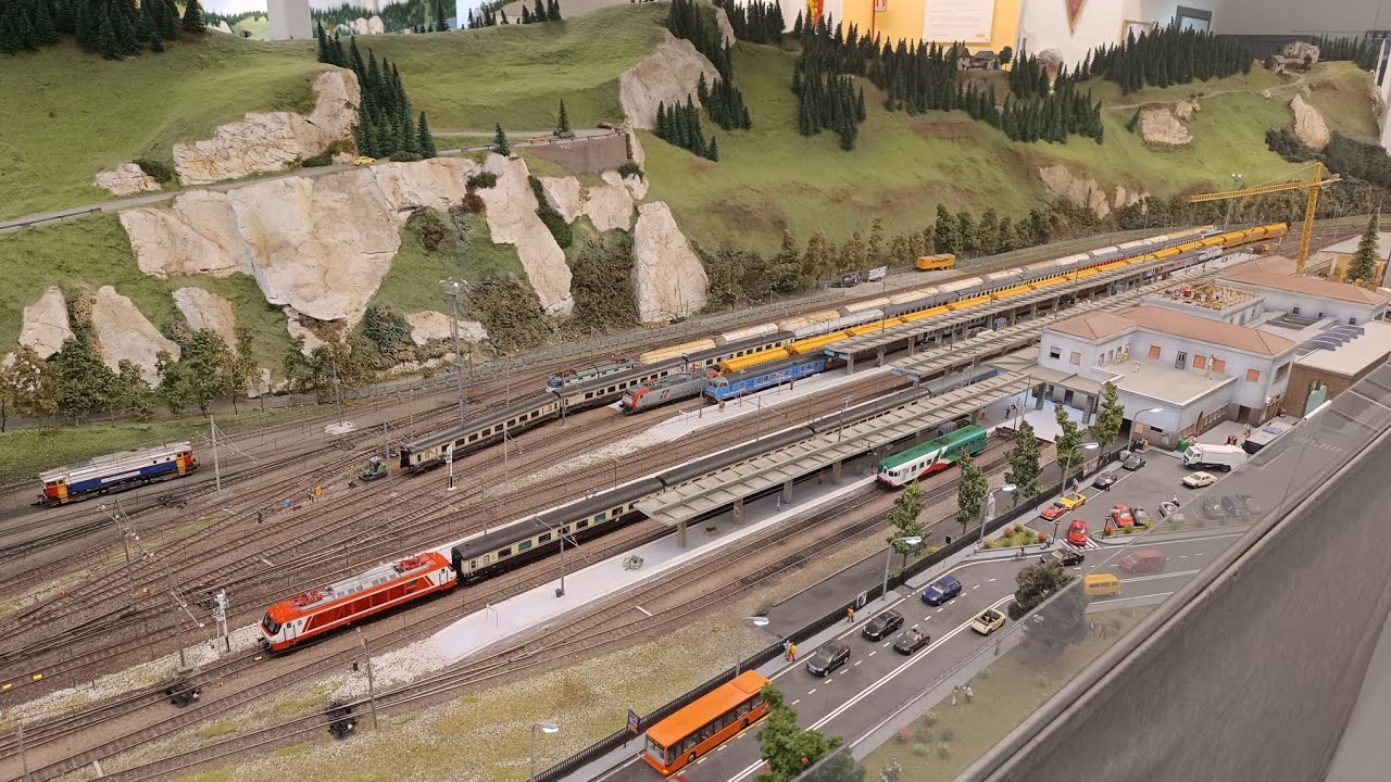 TRENI al PLASTICO di SCHIO 😃