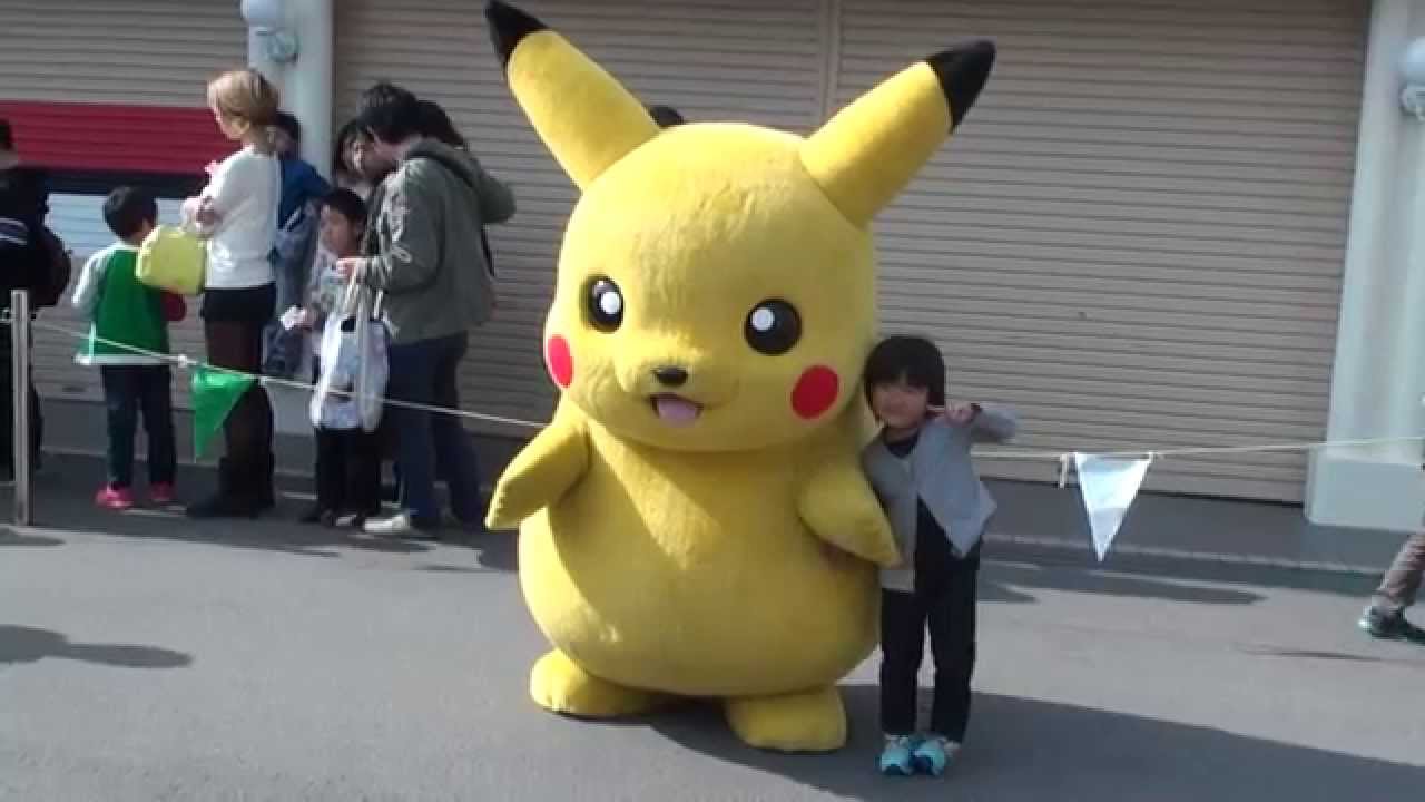 ＜ナガシマスパーランド＞でピカチュウ・ピーターラビットと記念撮影をするあい！Pokemon 