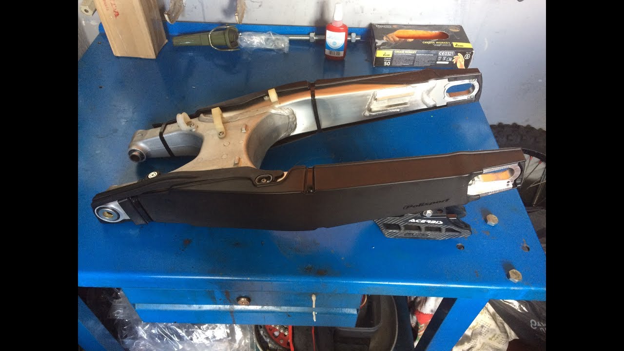 Come Sostituire Cuscinetti Forcellone Parte2 (Honda CRF 250R)