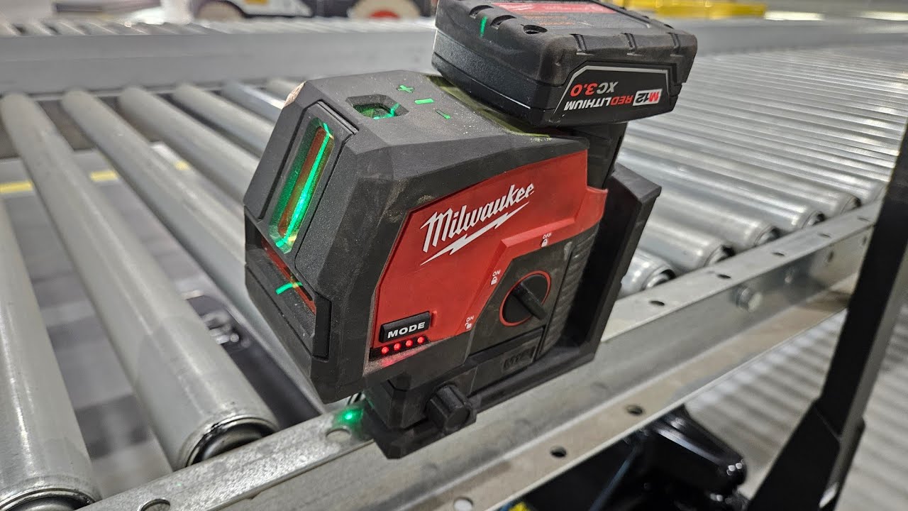 Straightening conveyor with a Plane Laser