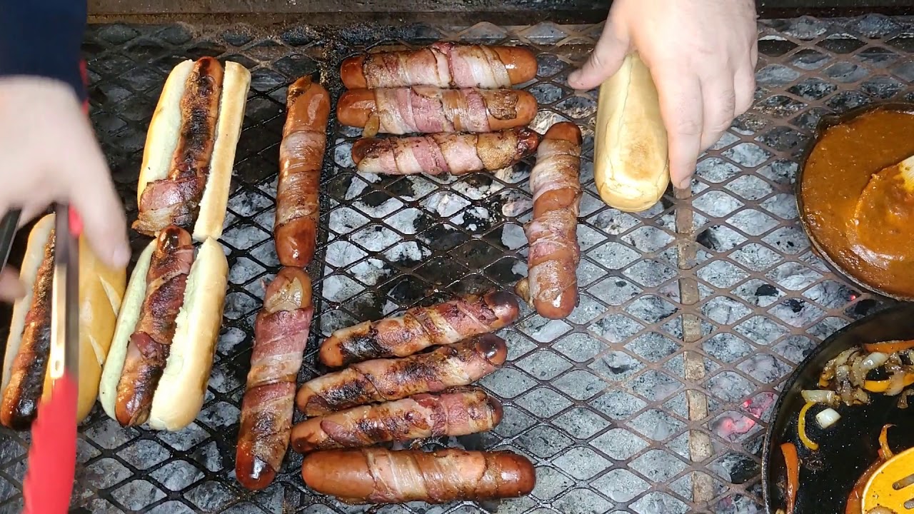 Ricos Hot dogs  en el asador