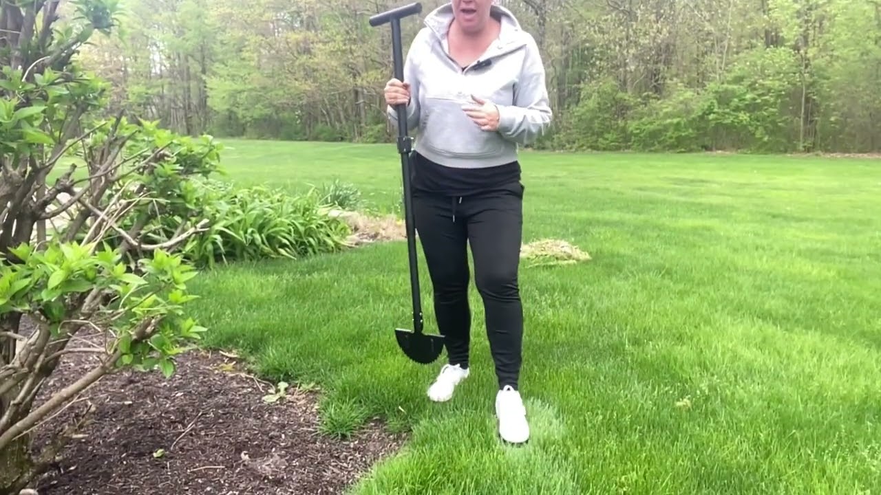 Lawn Edger, 42 Inch Half Moon Manual Edger Lawn Tool, A great edger for a beautiful flower bed!