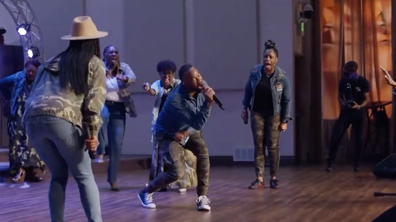 This Praise Team ALWAYS Brings The 🔥🔥🔥 w/ DeWayne Woods