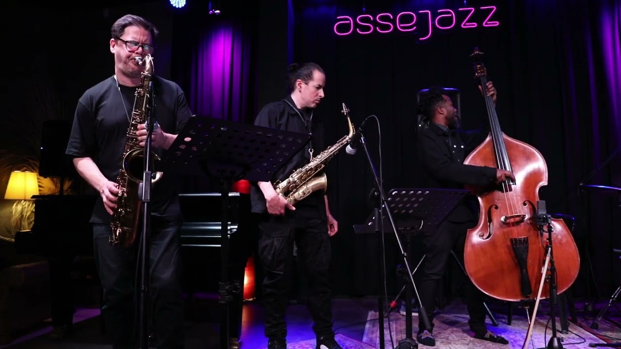 JOE SANDERS’ PARALLELS feat. Plume, Seamus Blake & Kendrick Scott 2