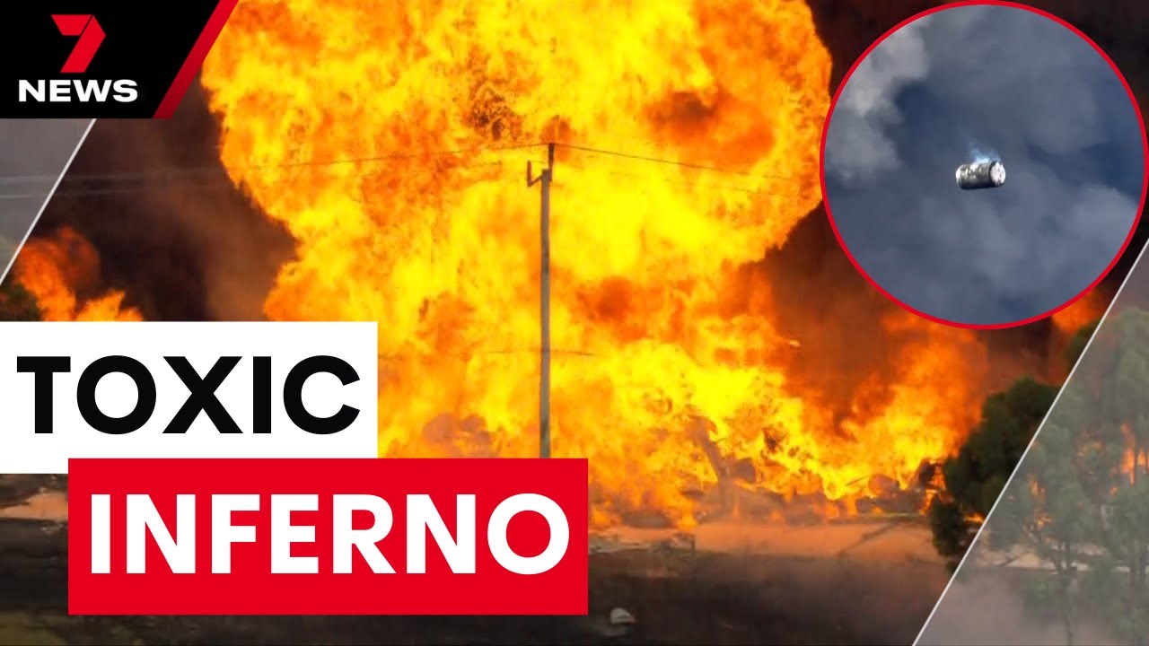 Chemical factory inferno - Toxic smoke blankets Melbourne suburbs | 7NEWS