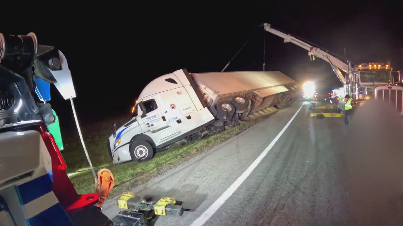 Heavy accident rollover loaded grocery (reefer) trailer
