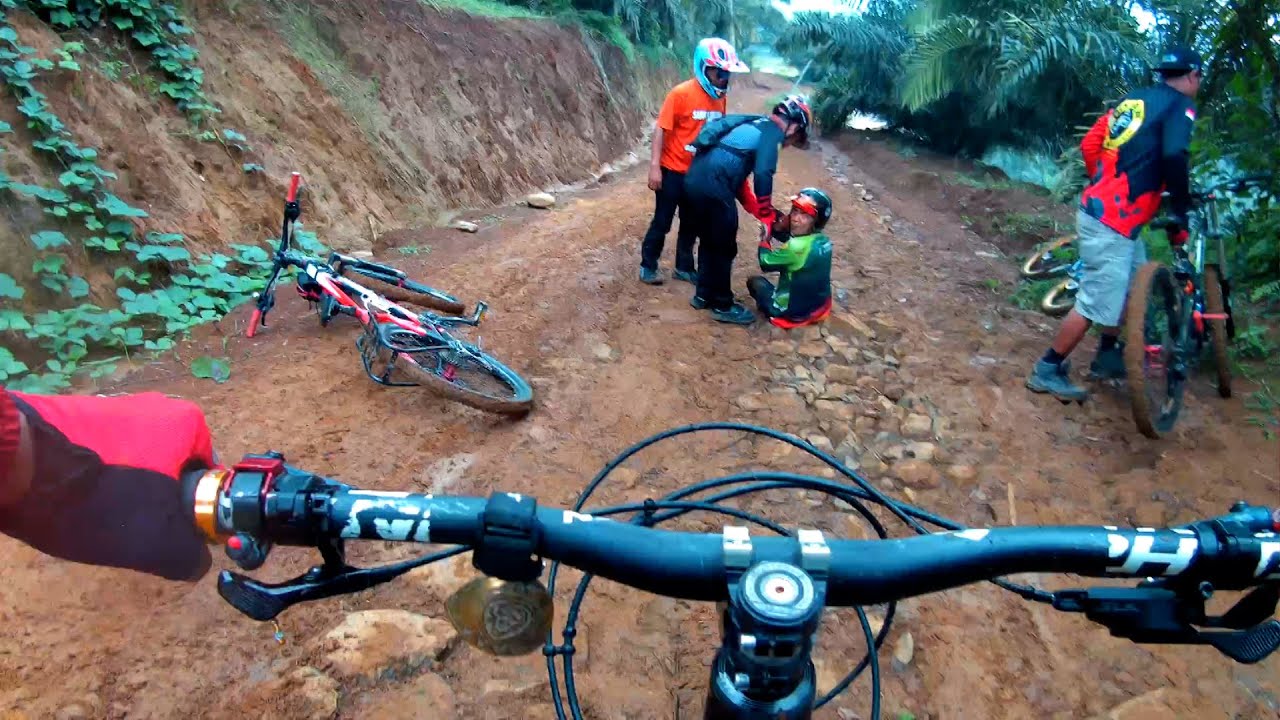 Trek Kebun Sawit Parakan Salak Bersama KS2U