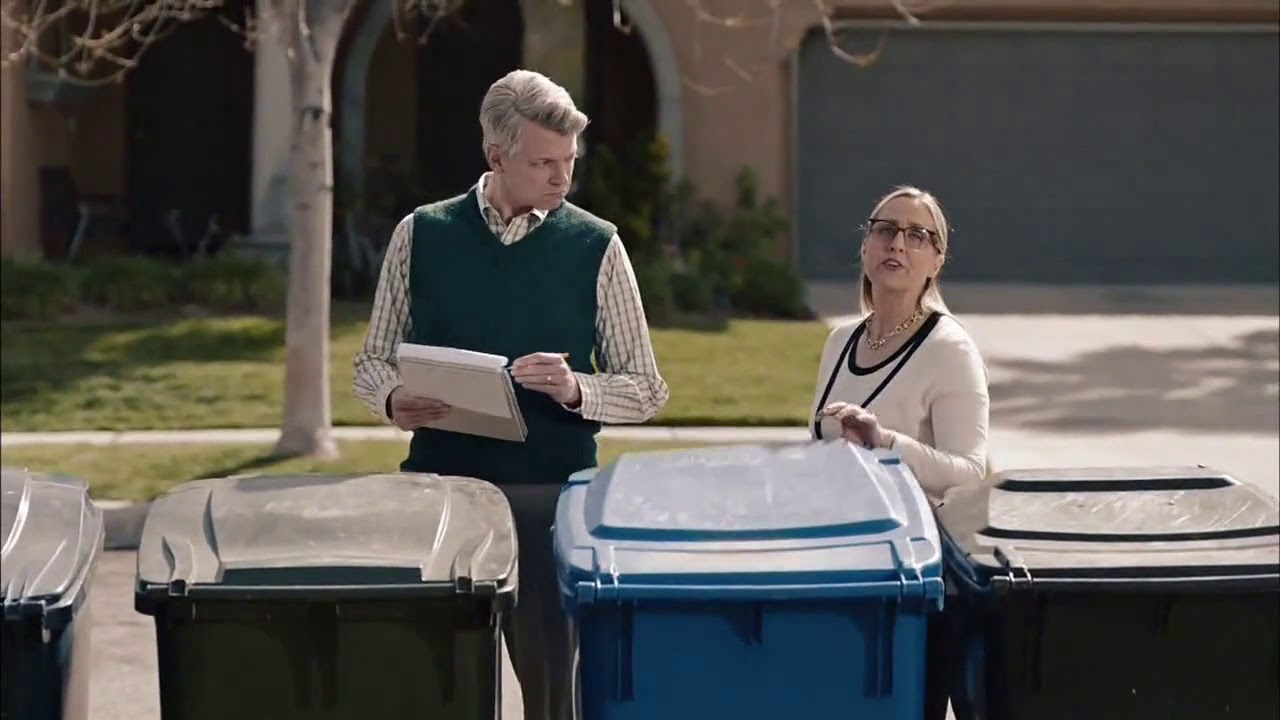 GEICO TV Commercial, 'HOA Cynthia Advises New Neighbors'