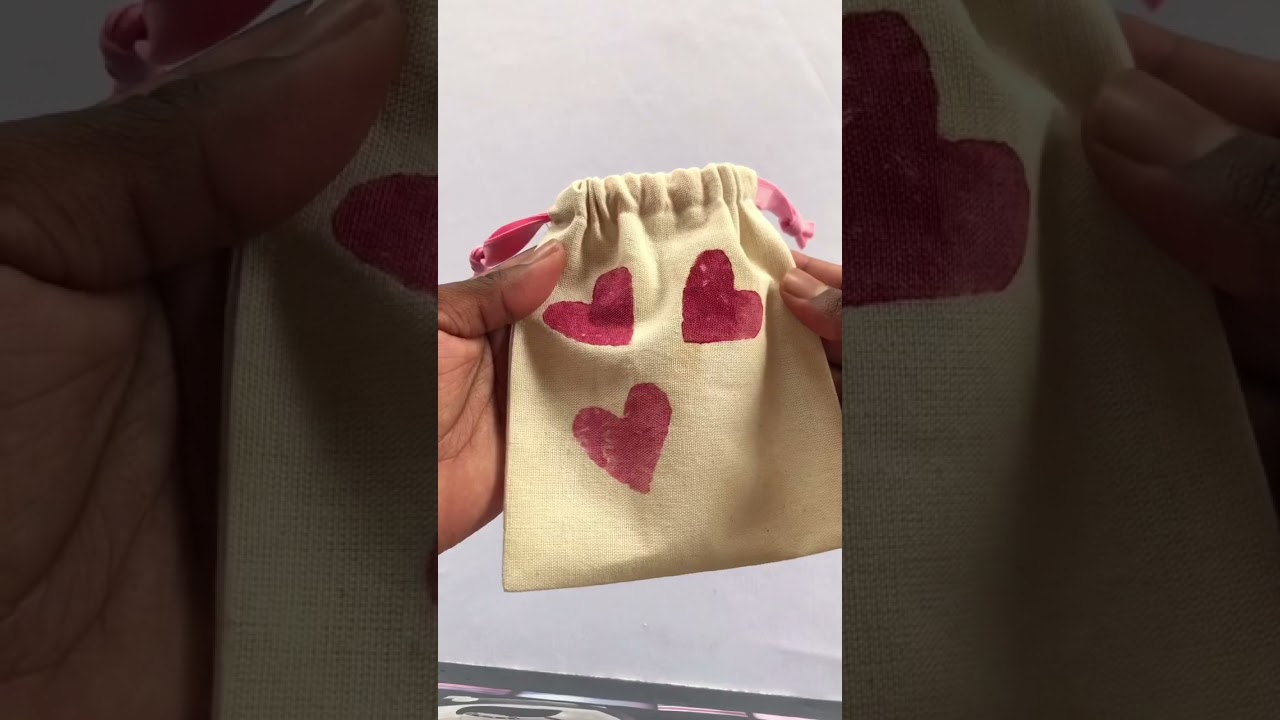DIY mini drawstring bag /with Potato Block Printing #gifts to sew {sewing it DIY}