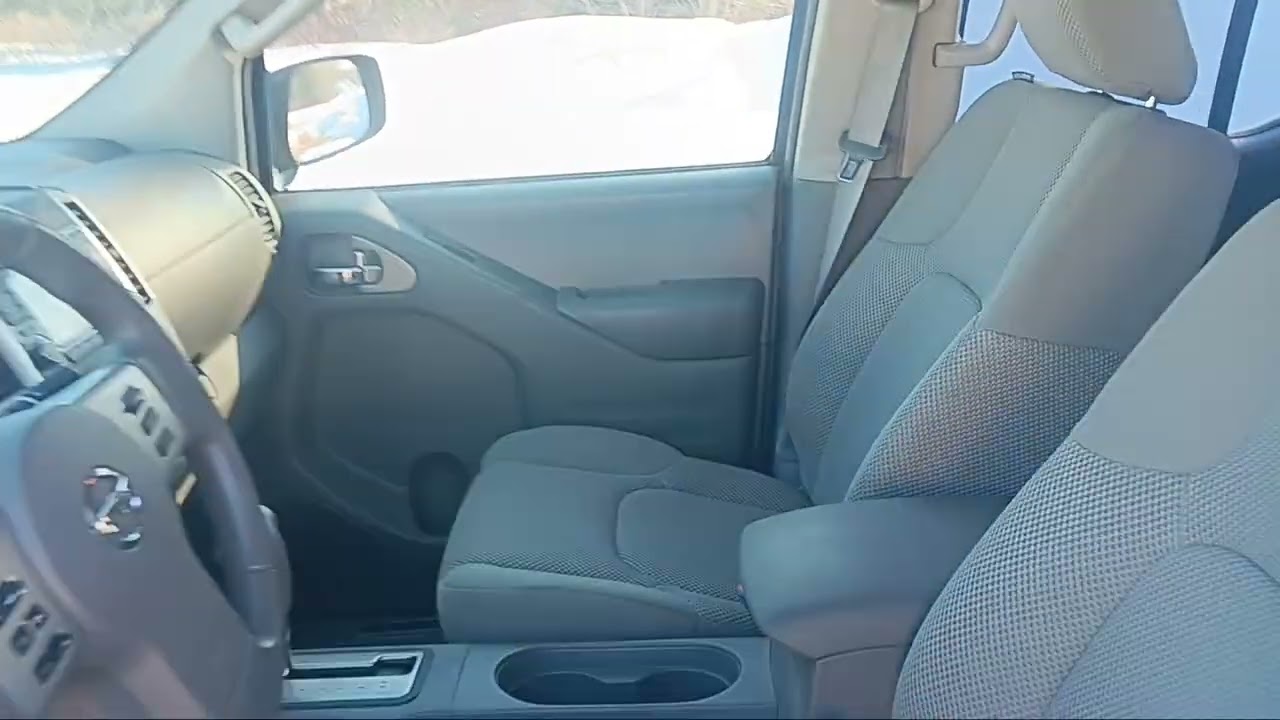 2015 Nissan Frontier SV w/Value Truck Package