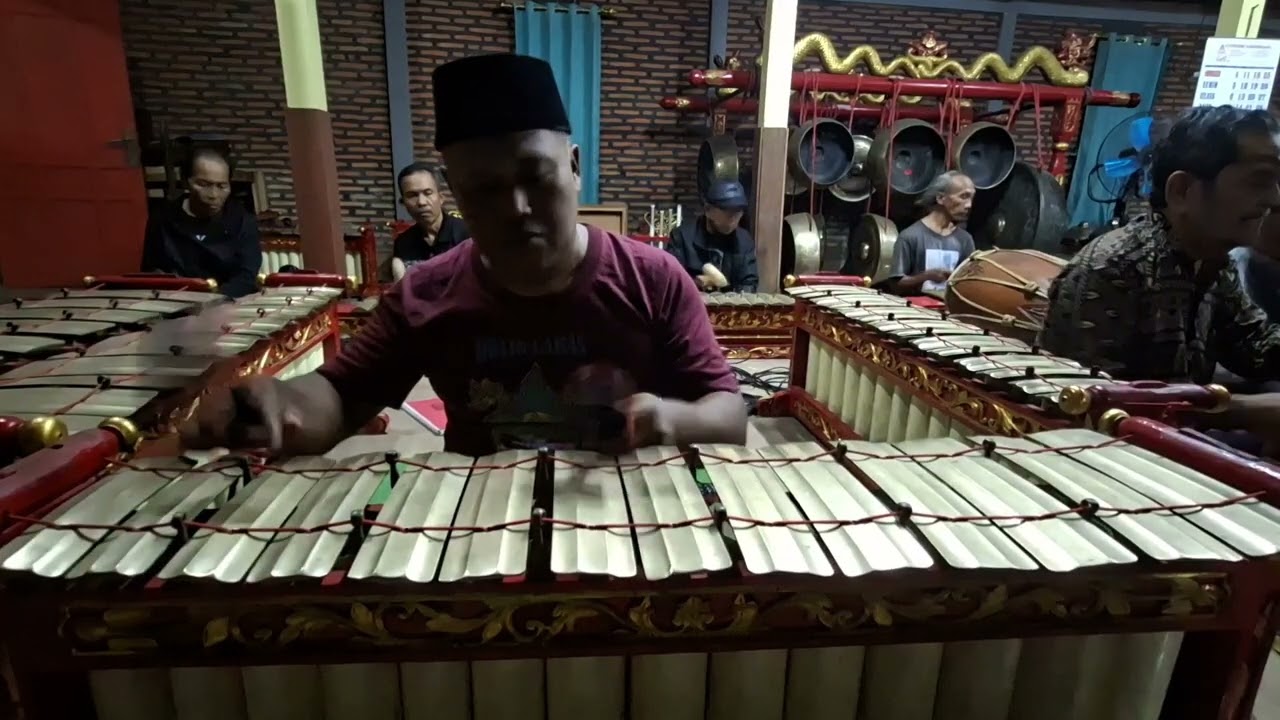 Genderan Jangkung Kuning Pelog Barang. Latihan Padepohan Bonoroto Solo